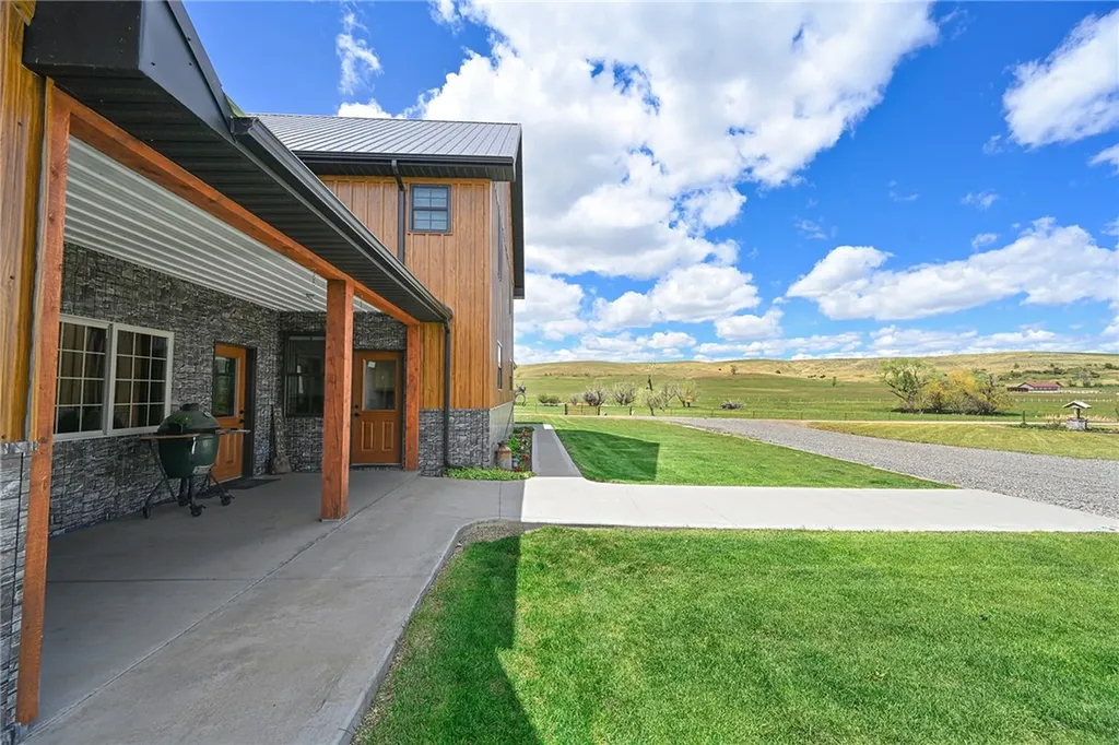 123 Maki Johnson Road Roberts MT 59070