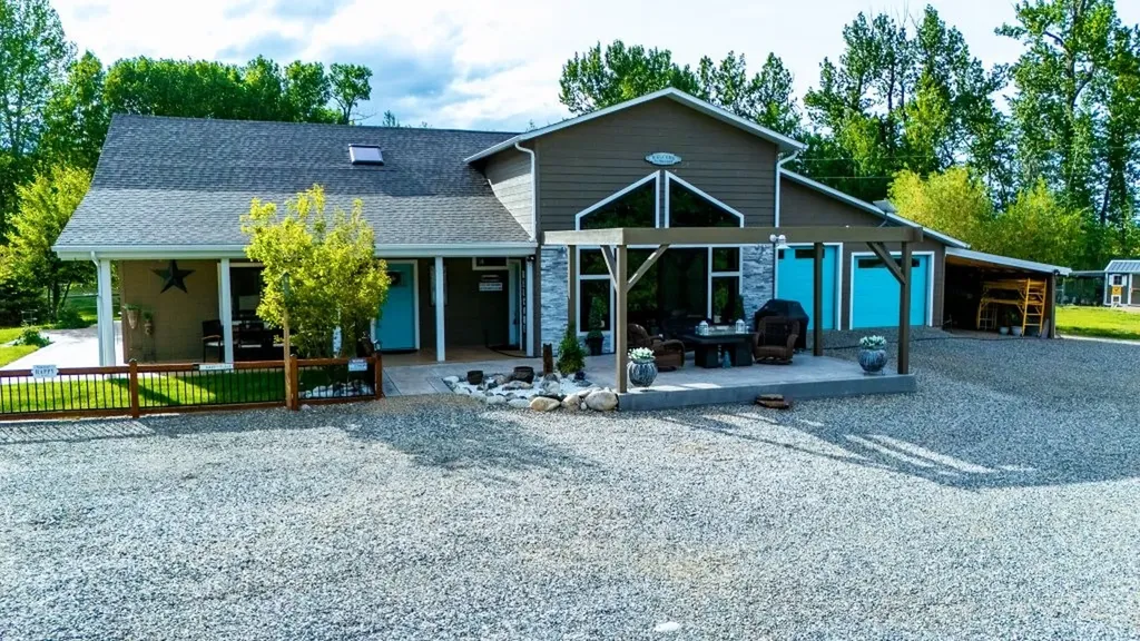 7734 Us Highway 212 Roberts MT 59070