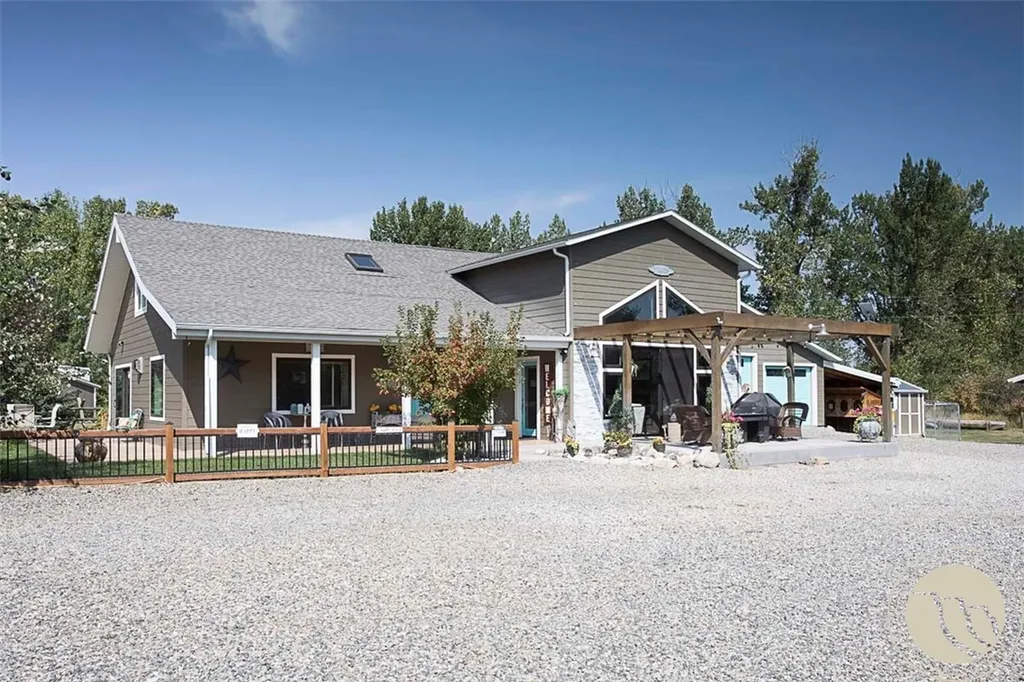 7734 Us Highway 212 Roberts MT 59070