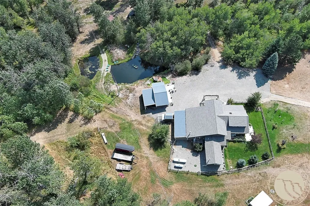 7734 Us Highway 212 Roberts MT 59070