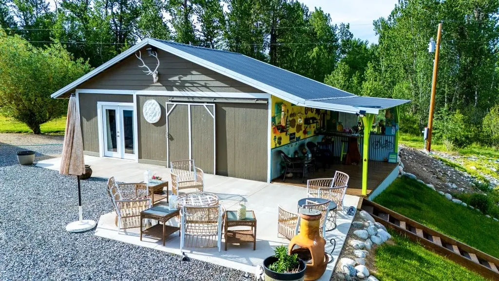 7734 Us Highway 212 Roberts MT 59070