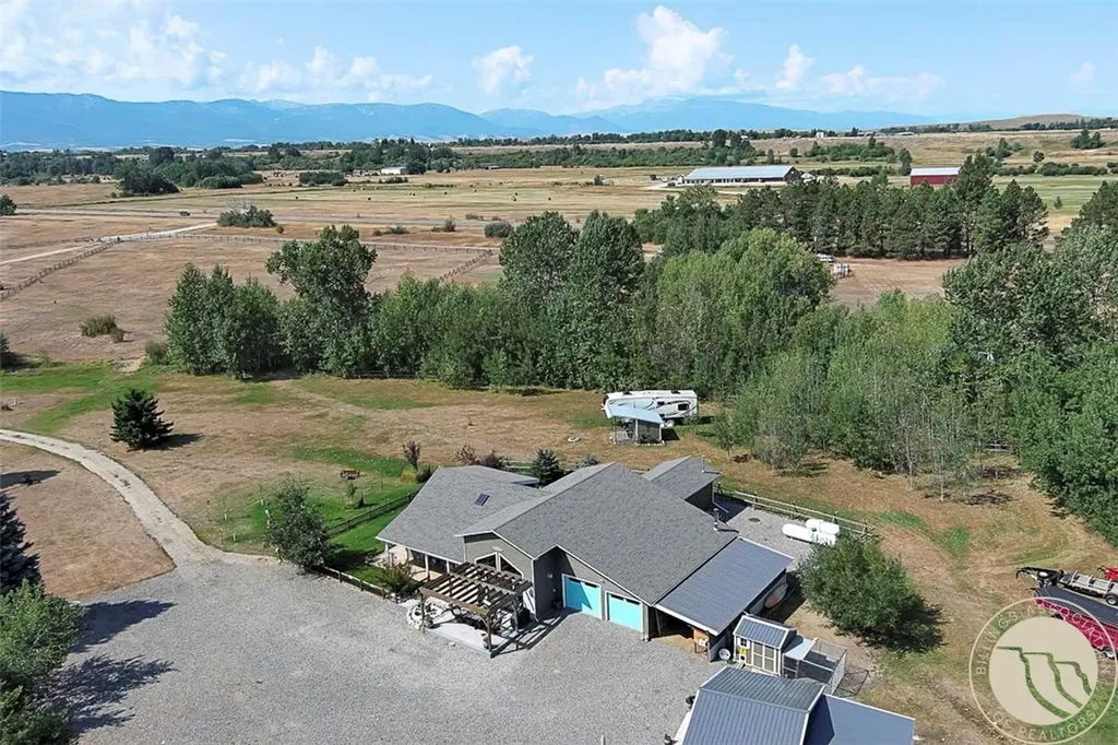 7734 Us Highway 212 Roberts MT 59070