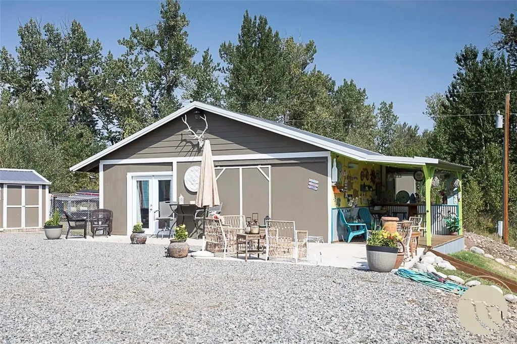7734 Us Highway 212 Roberts MT 59070
