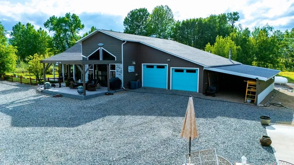 7734 Us Highway 212 Roberts MT 59070