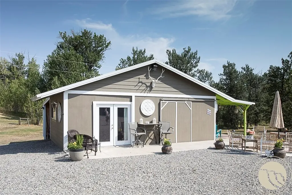 7734 Us Highway 212 Roberts MT 59070