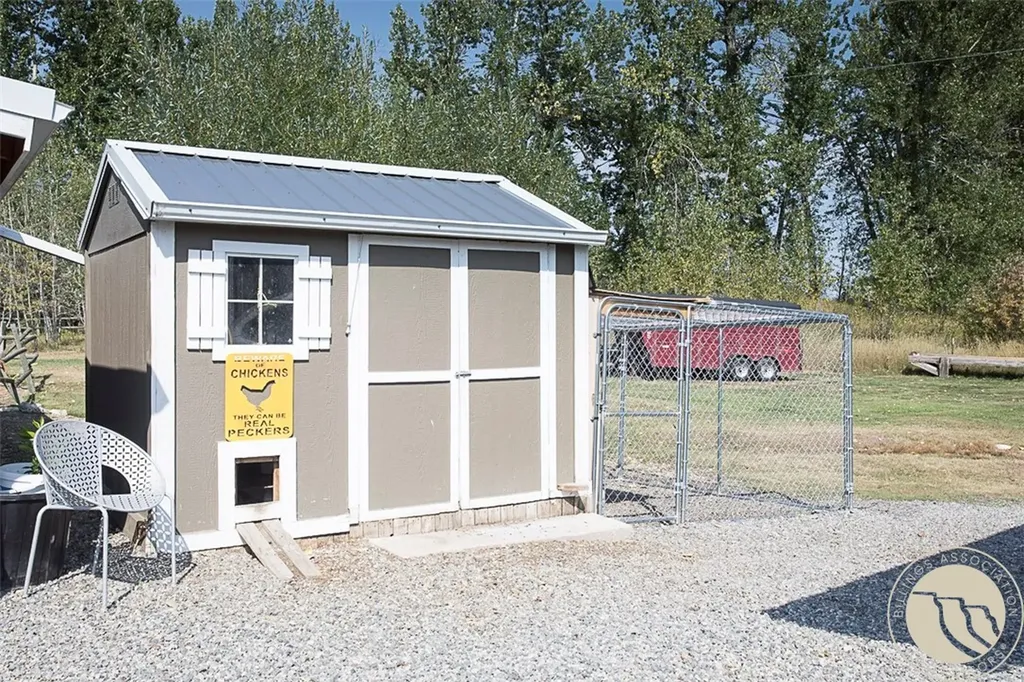 7734 Us Highway 212 Roberts MT 59070