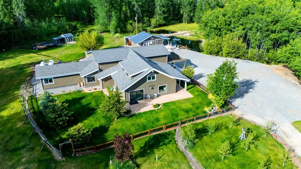 7734 Us Highway 212 Roberts MT 59070
