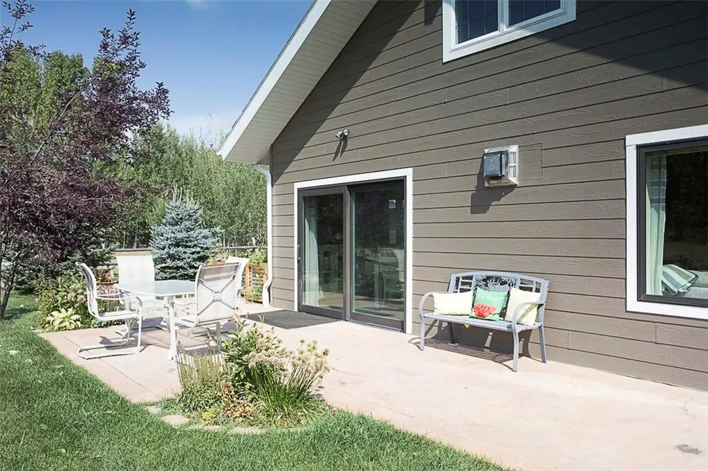 7734 Us Highway 212 Roberts MT 59070