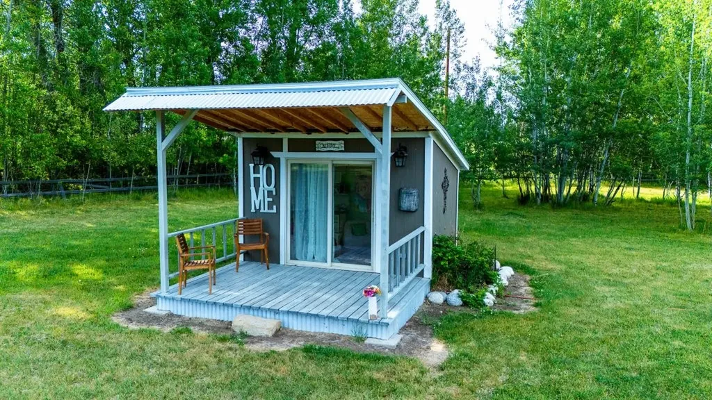 7734 Us Highway 212 Roberts MT 59070
