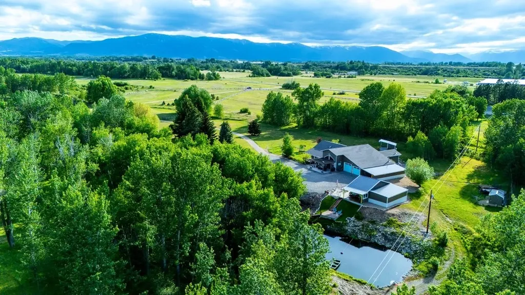 7734 Us Highway 212 Roberts MT 59070