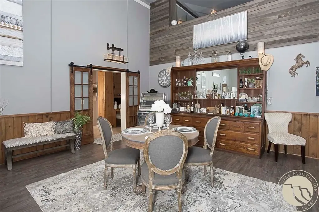 7734 Us Highway 212 Roberts MT 59070