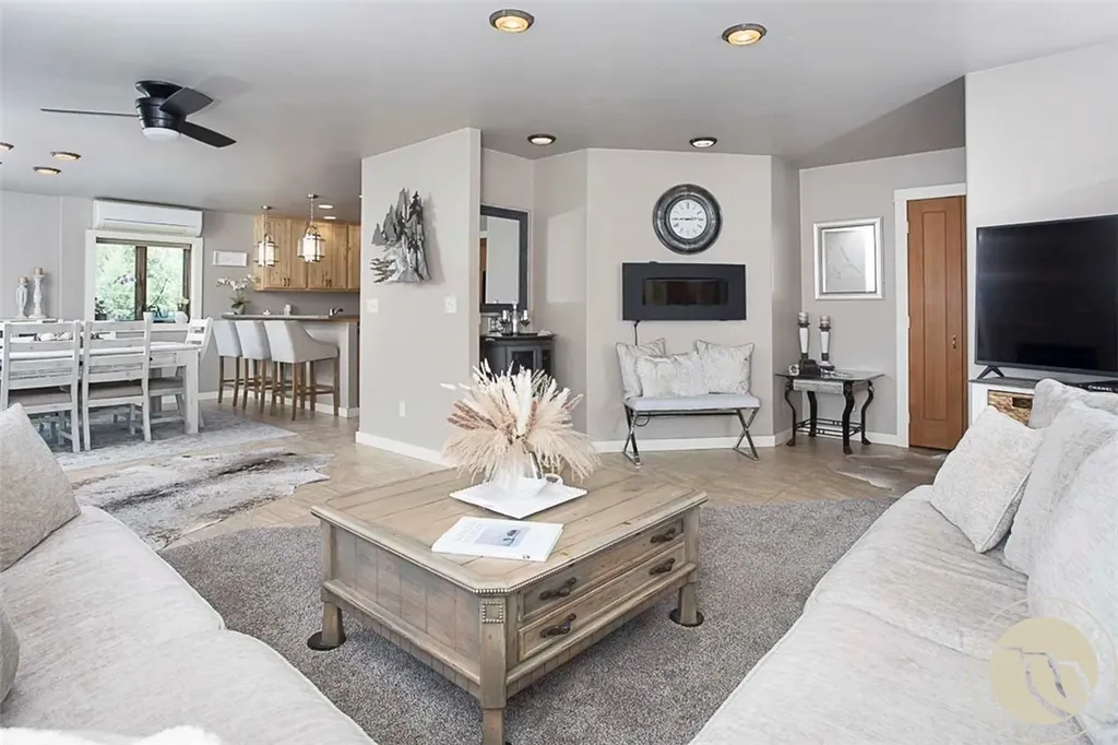 7734 Us Highway 212 Roberts MT 59070