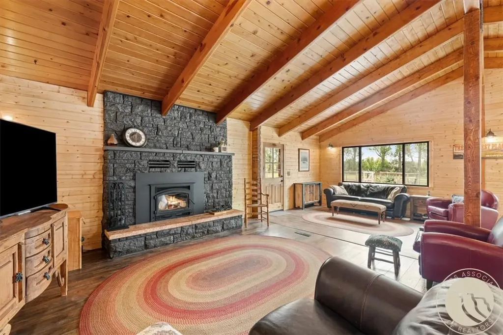 18 S Swan Lane Fromberg MT 59029