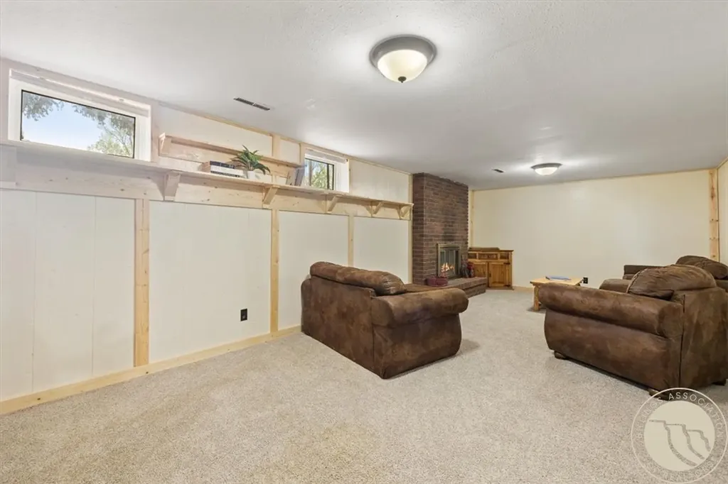 18 S Swan Lane Fromberg MT 59029