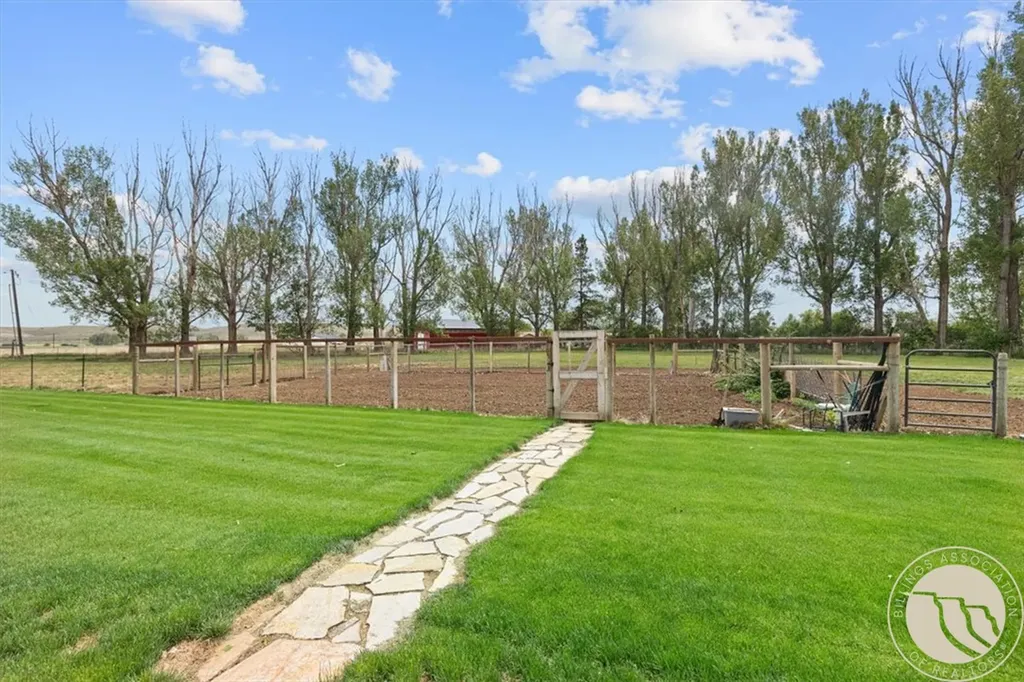 18 S Swan Lane Fromberg MT 59029