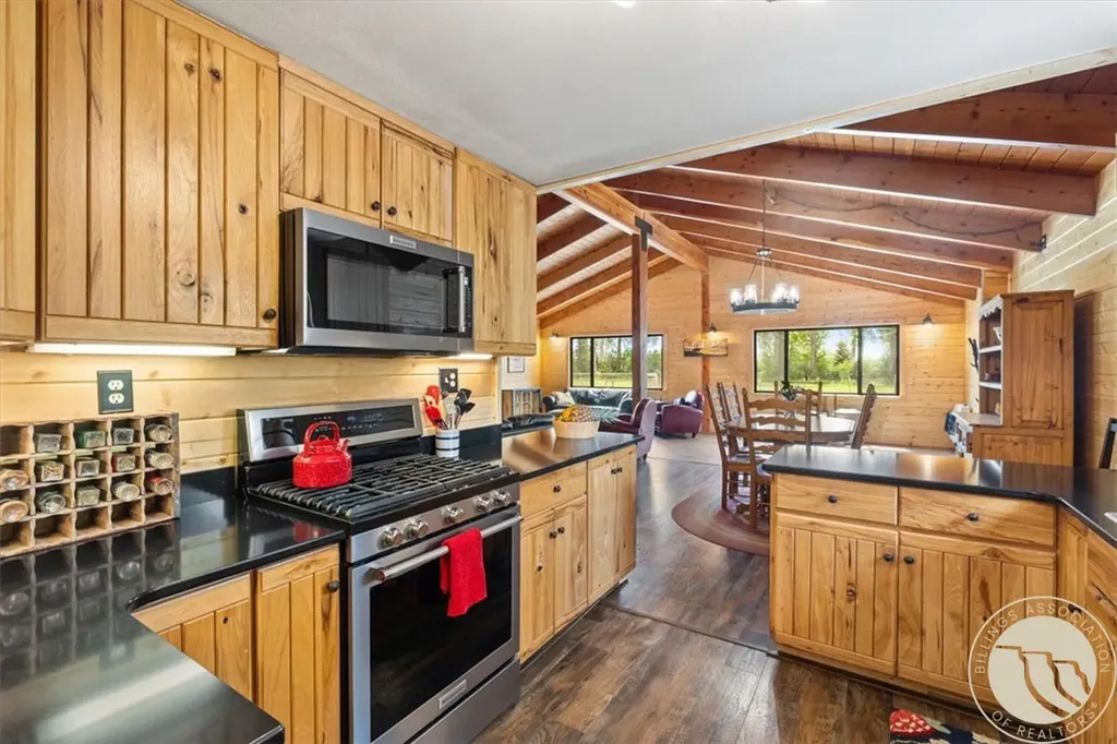18 S Swan Lane Fromberg MT 59029