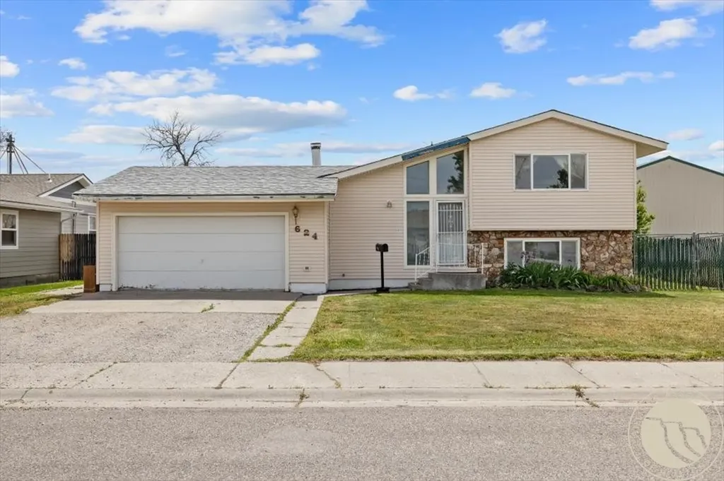 624 1st Street S Hardin MT 59034