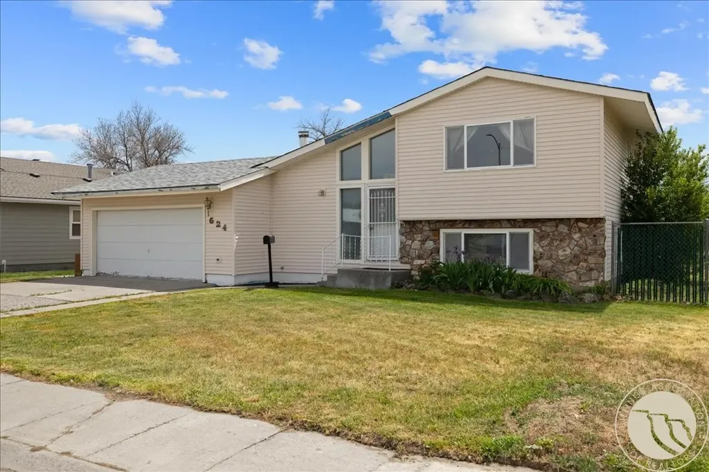 624 1st Street S Hardin MT 59034