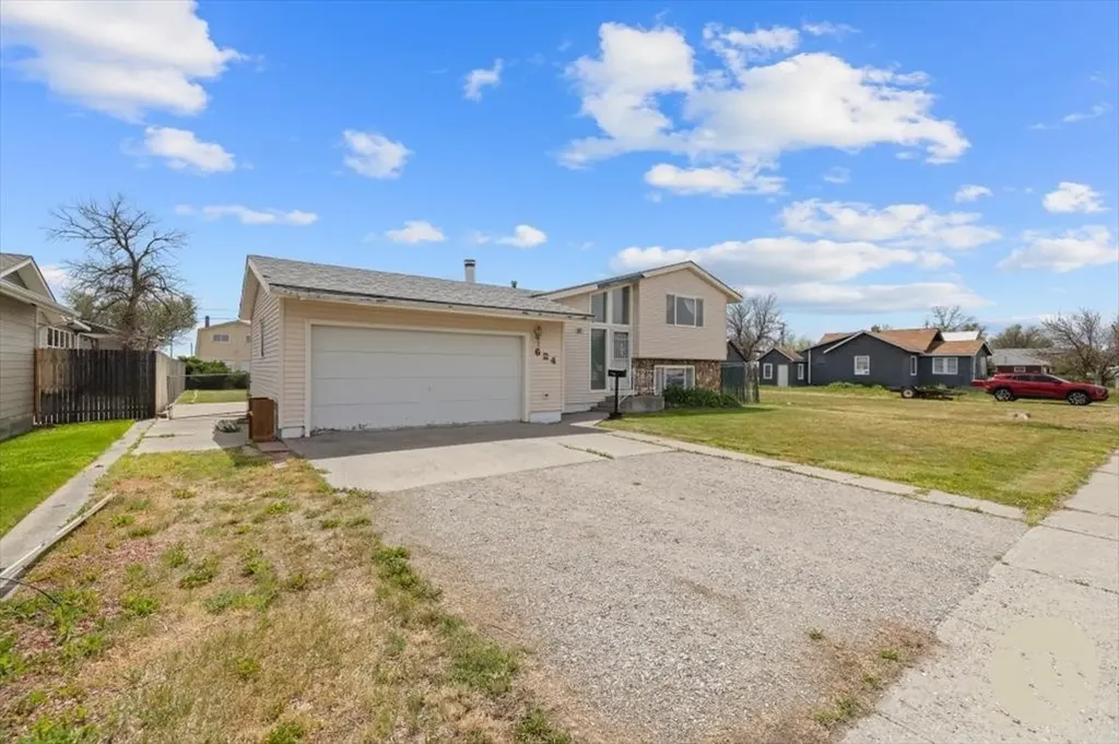 624 1st Street S Hardin MT 59034