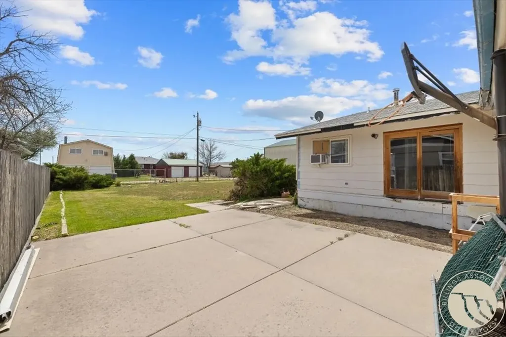 624 1st Street S Hardin MT 59034