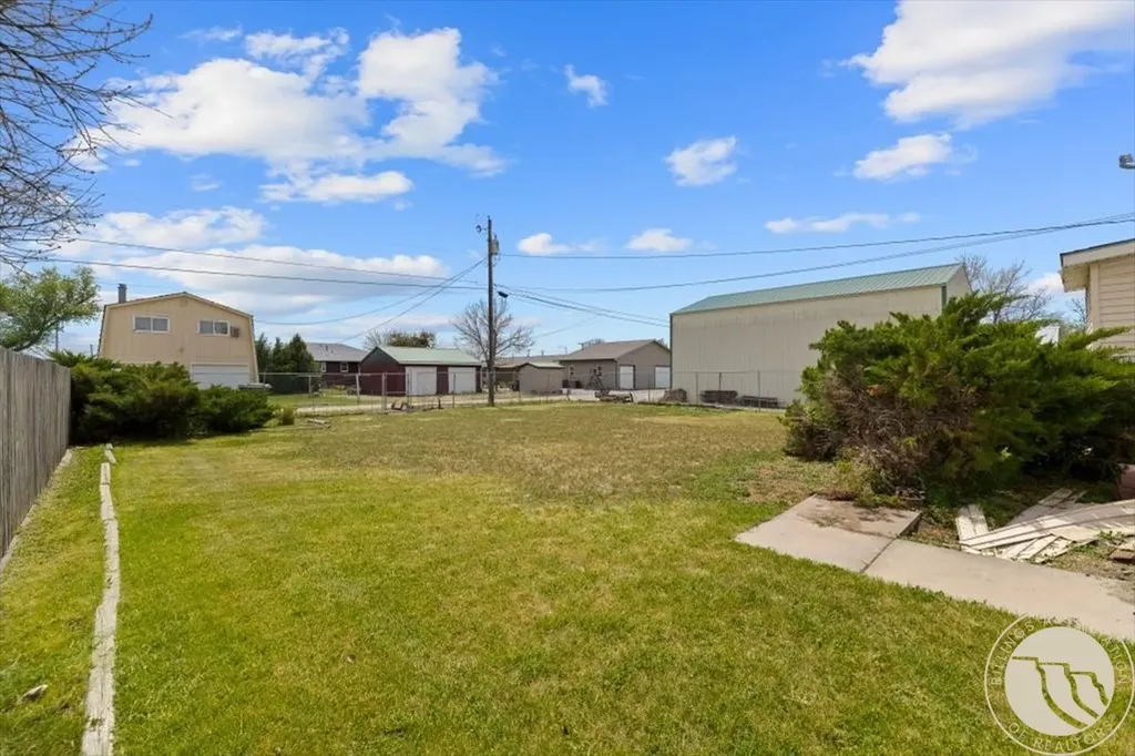 624 1st Street S Hardin MT 59034