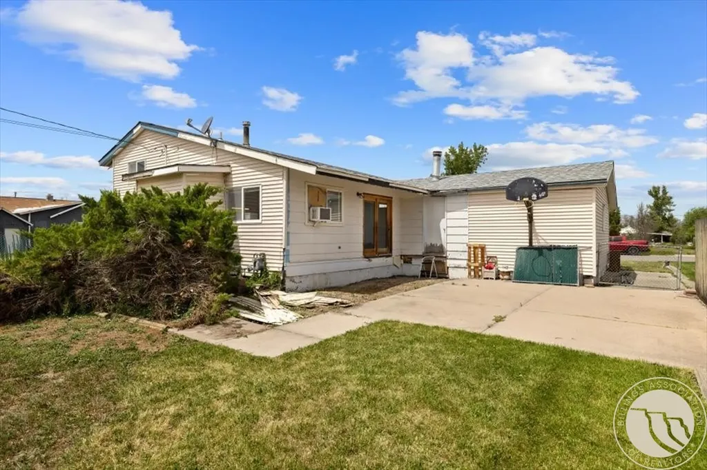 624 1st Street S Hardin MT 59034