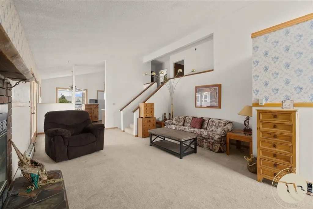 624 1st Street S Hardin MT 59034