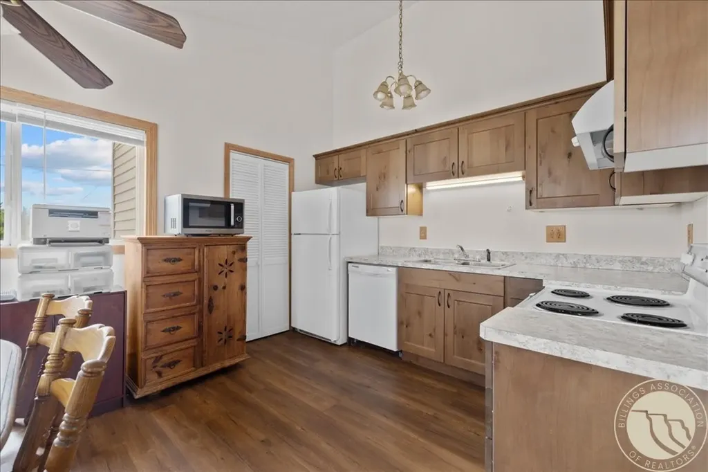 624 1st Street S Hardin MT 59034