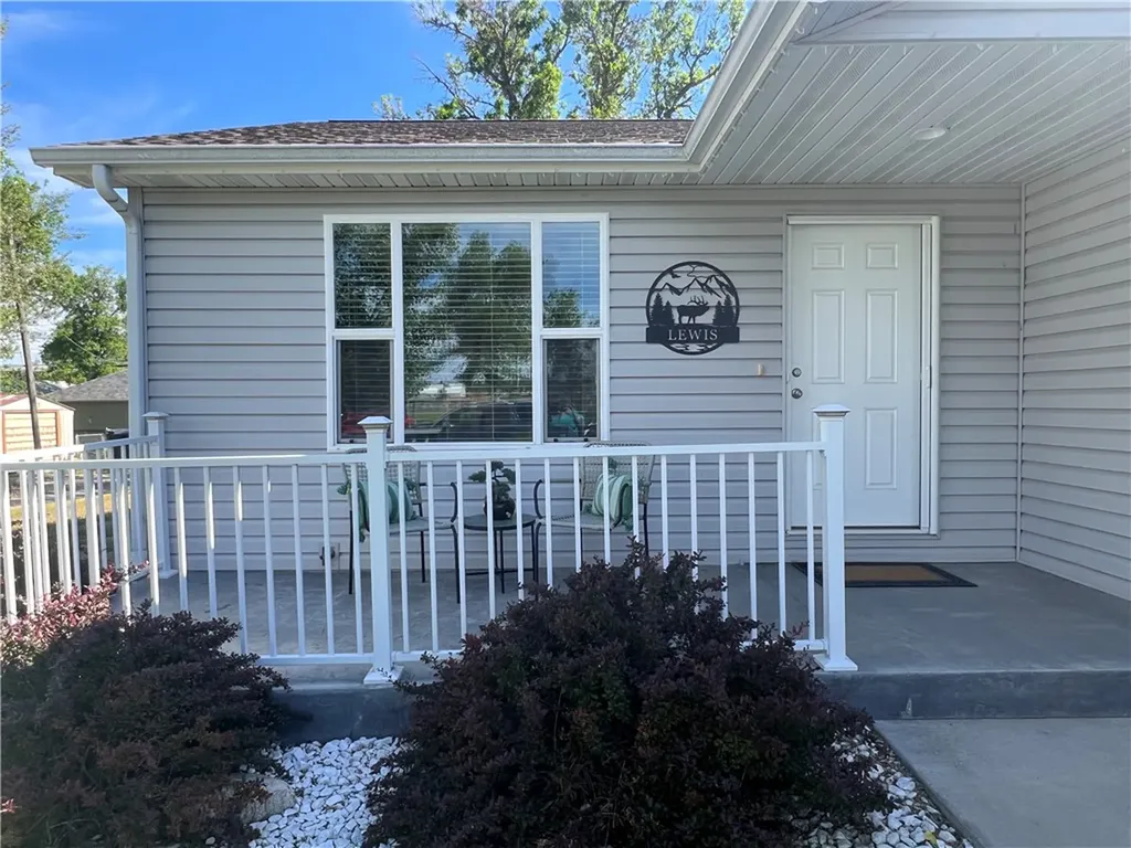 106 E 6th Street Laurel MT 59044