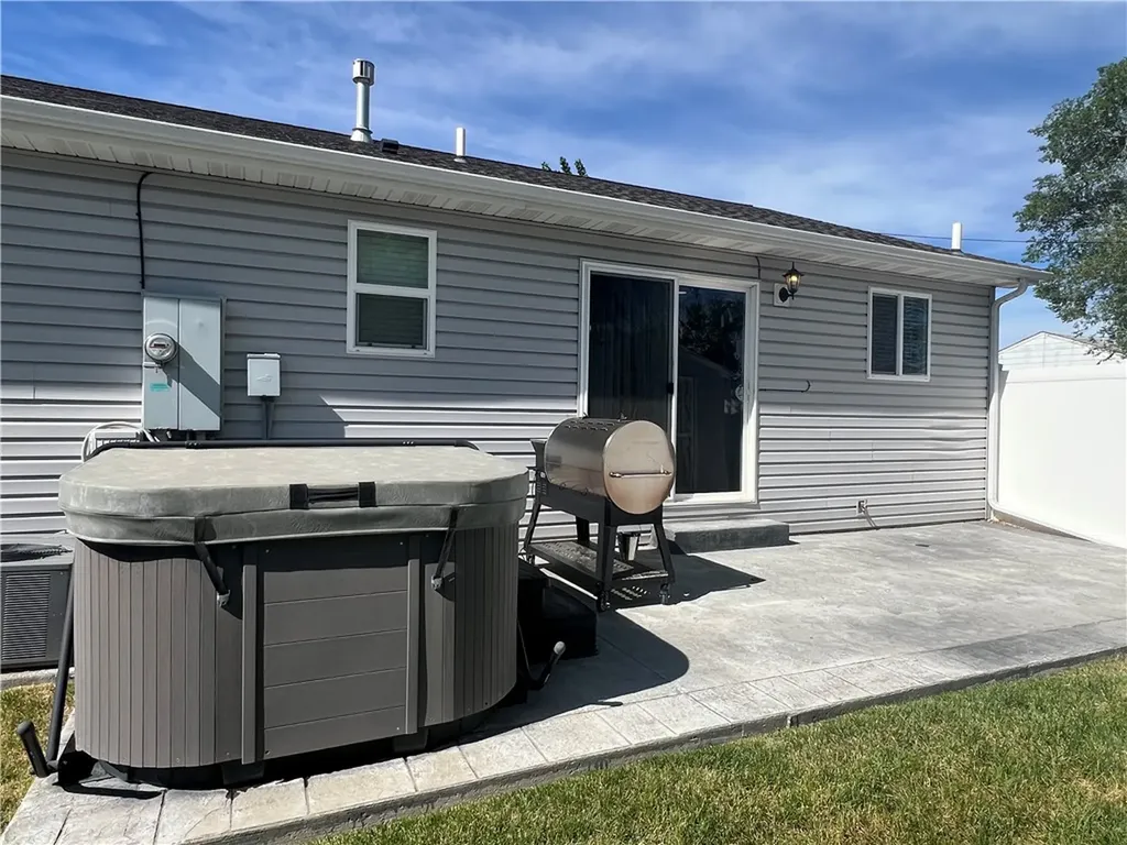106 E 6th Street Laurel MT 59044