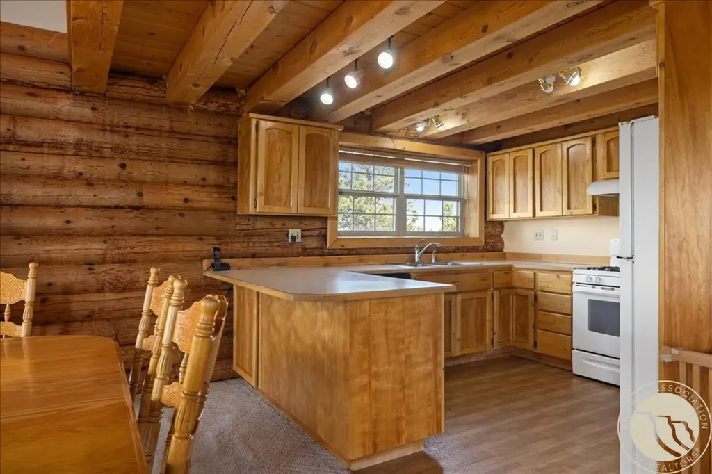 25 Denali Cabin Lane Roundup MT 59072