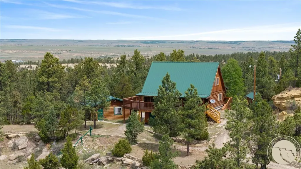 25 Denali Cabin Lane Roundup MT 59072