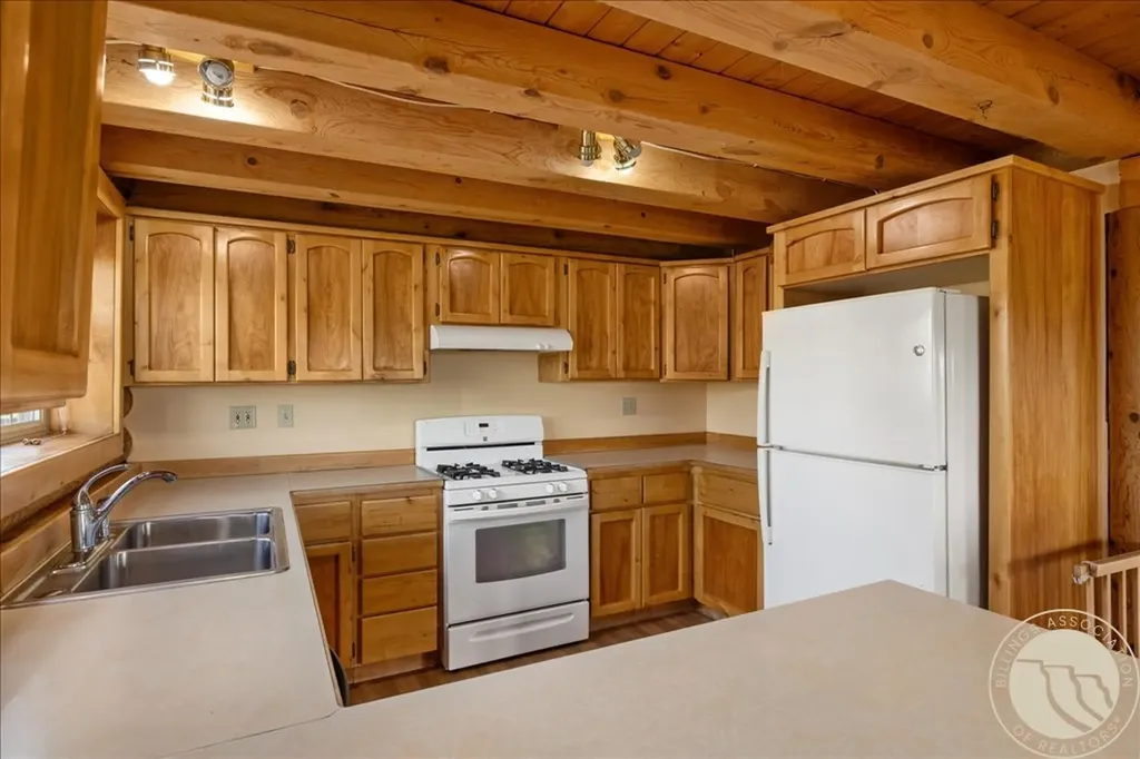 25 Denali Cabin Lane Roundup MT 59072
