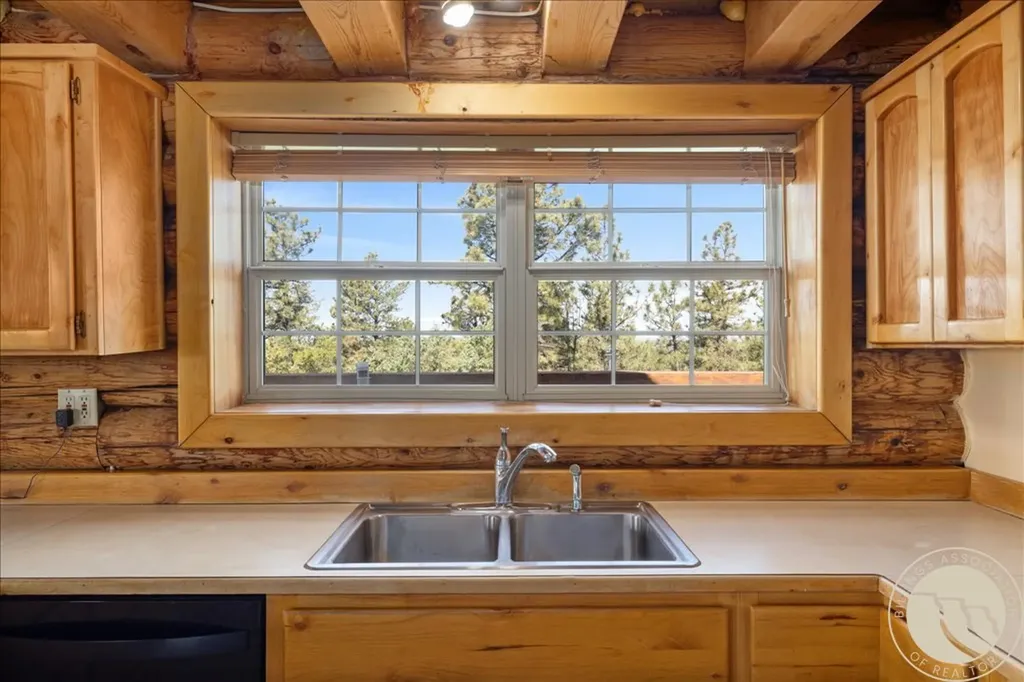 25 Denali Cabin Lane Roundup MT 59072