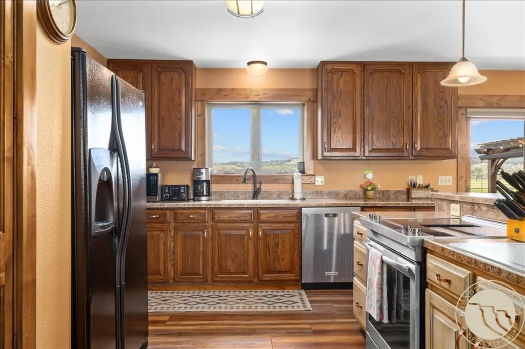 1419 W M Road Worden MT 59088