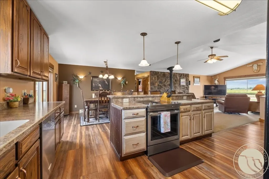 1419 W M Road Worden MT 59088