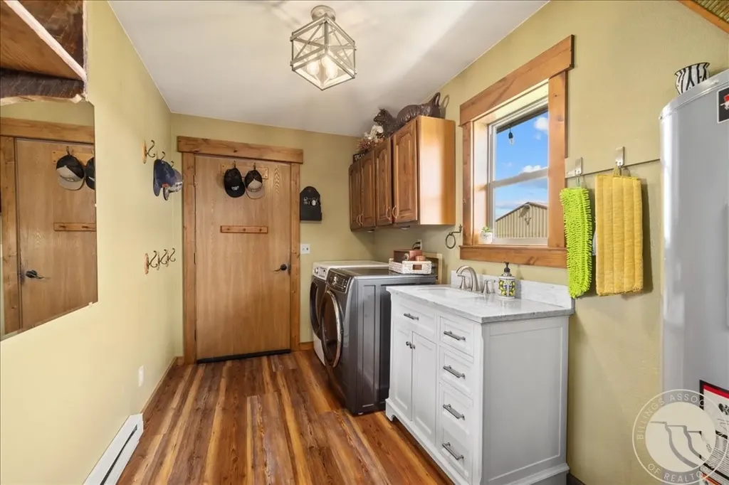 1419 W M Road Worden MT 59088