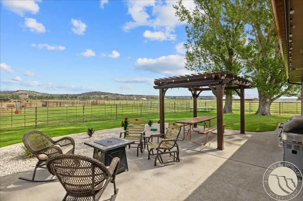 1419 W M Road Worden MT 59088