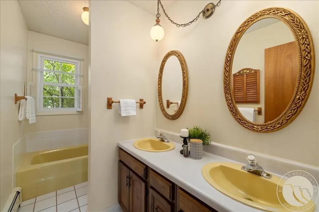 209 9th Street W Hardin MT 59034