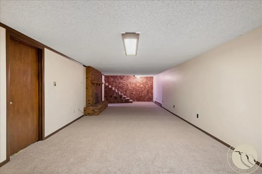 209 9th Street W Hardin MT 59034
