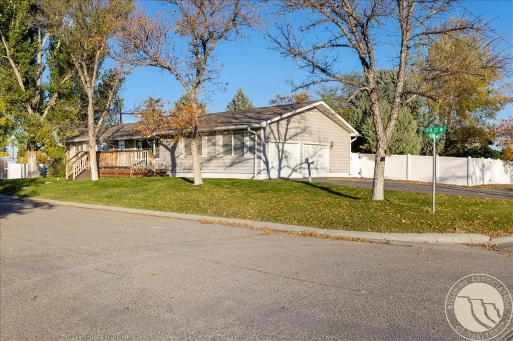 209 9th Street W Hardin MT 59034