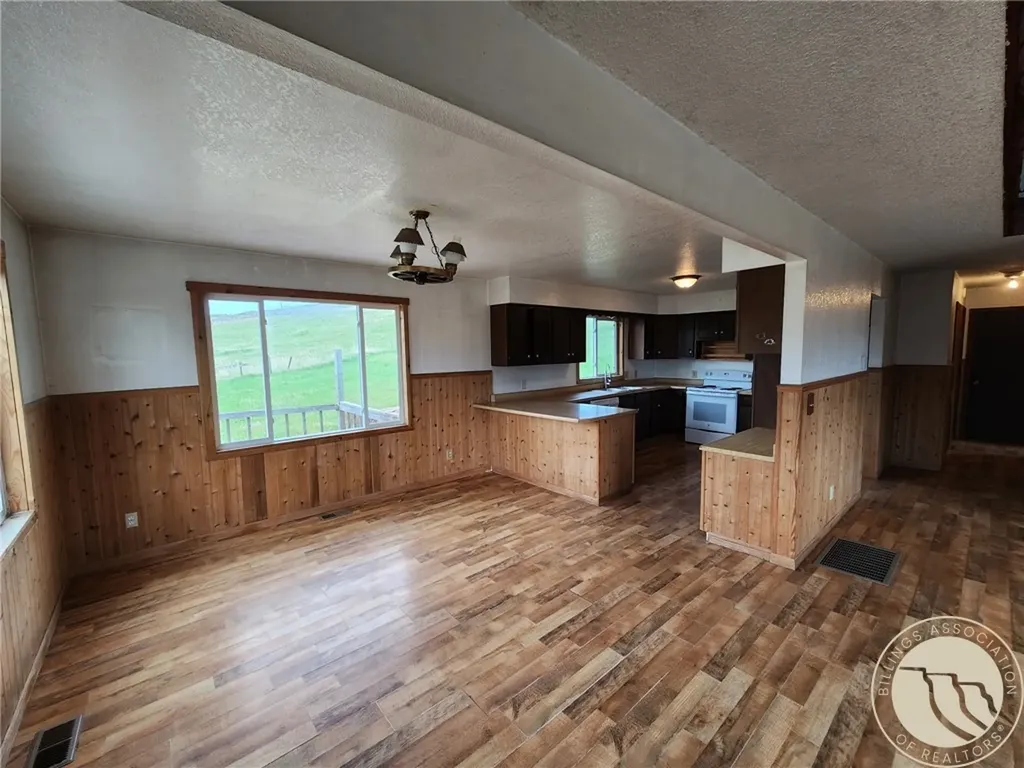 14 Mccord Road Roundup MT 59072