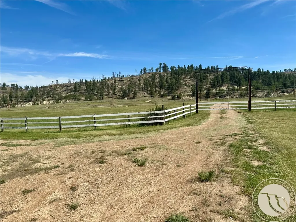 72 Rehder Road Roundup MT 59072