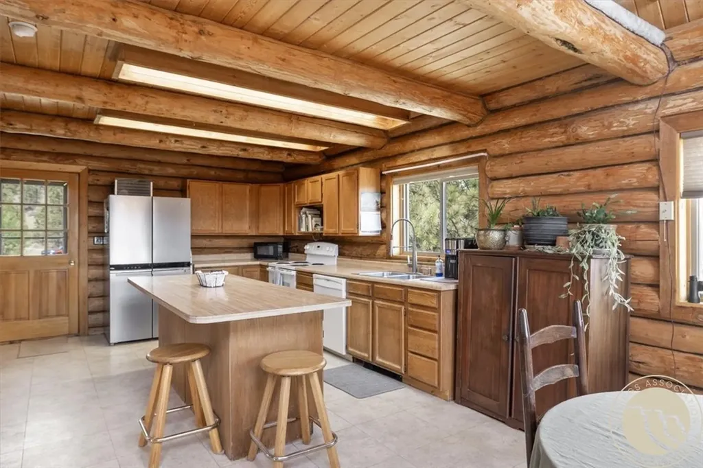 57 Ponderosa Ridge Road Columbus MT 59019