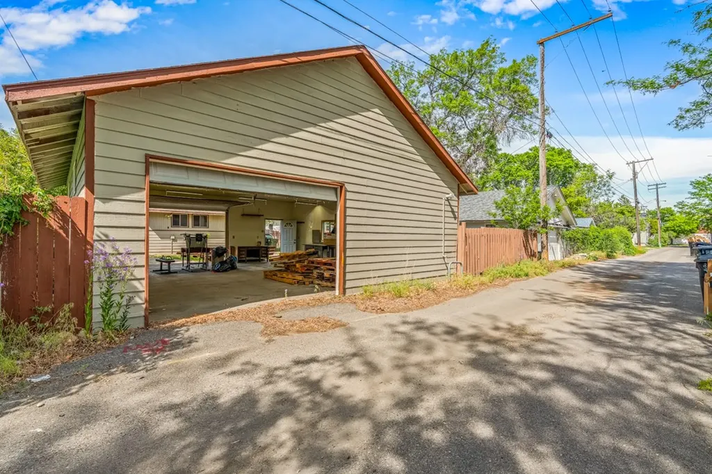 22 Burlington Avenue Billings MT 59101