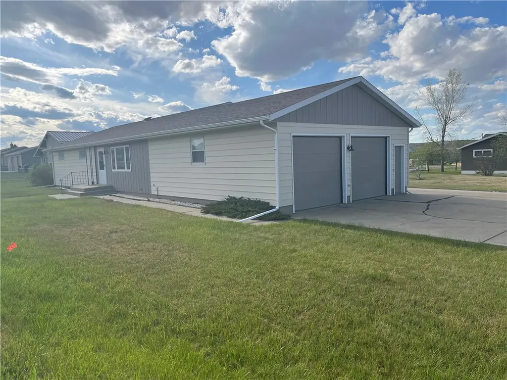802 10th Street Circle MT 59215