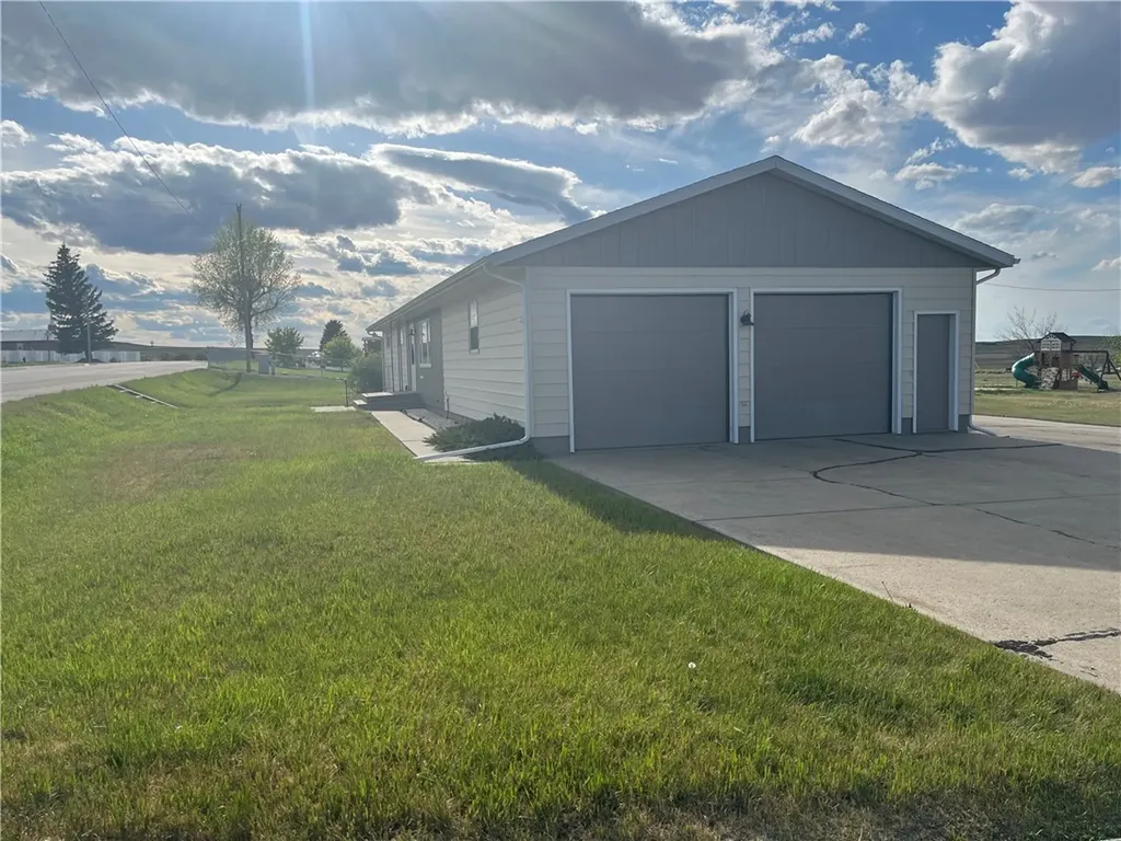 802 10th Street Circle MT 59215