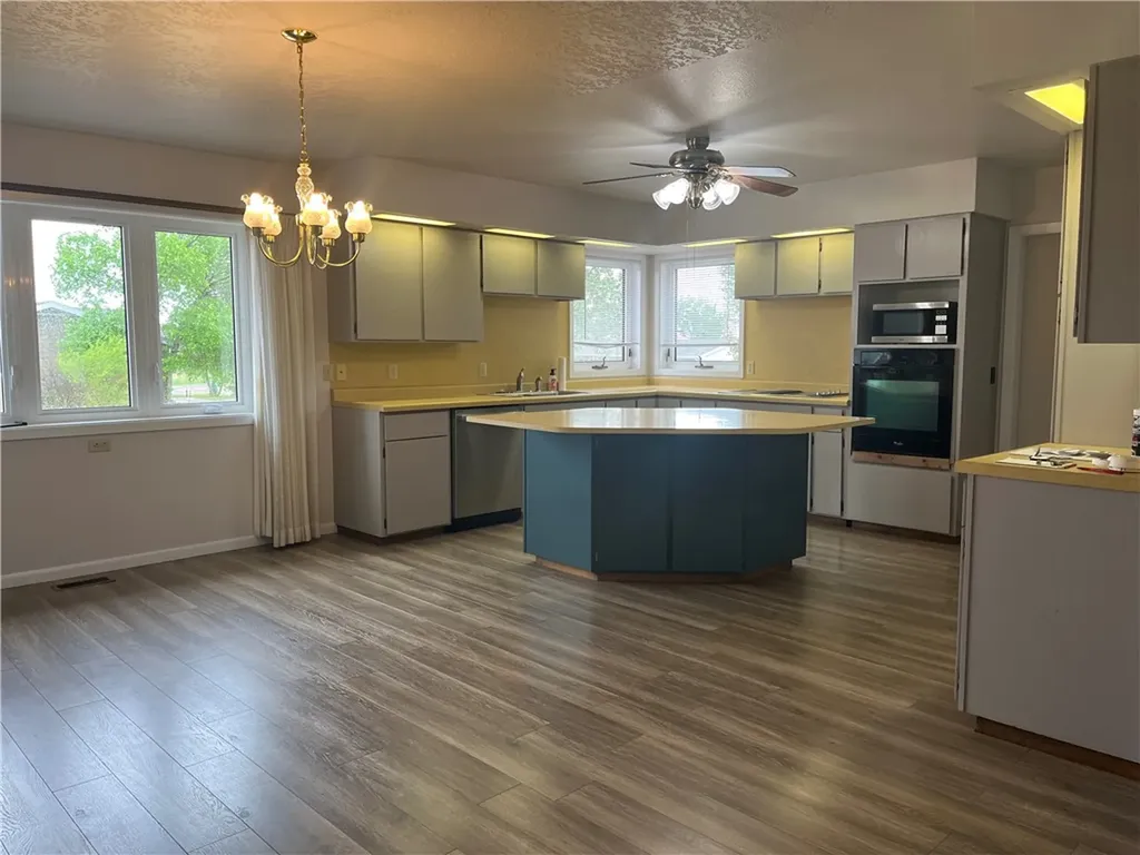 802 10th Street Circle MT 59215