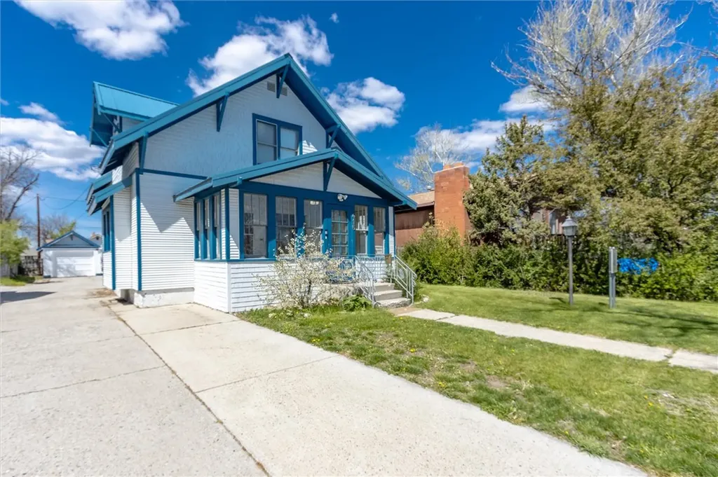 416 N Crawford Avenue Hardin MT 59034