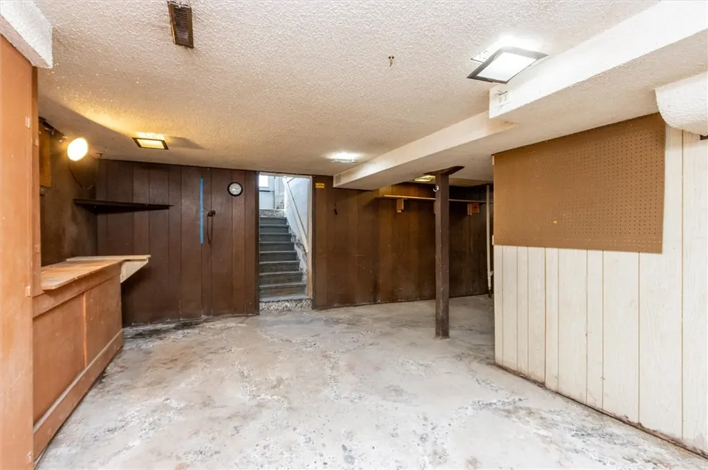 416 N Crawford Avenue Hardin MT 59034